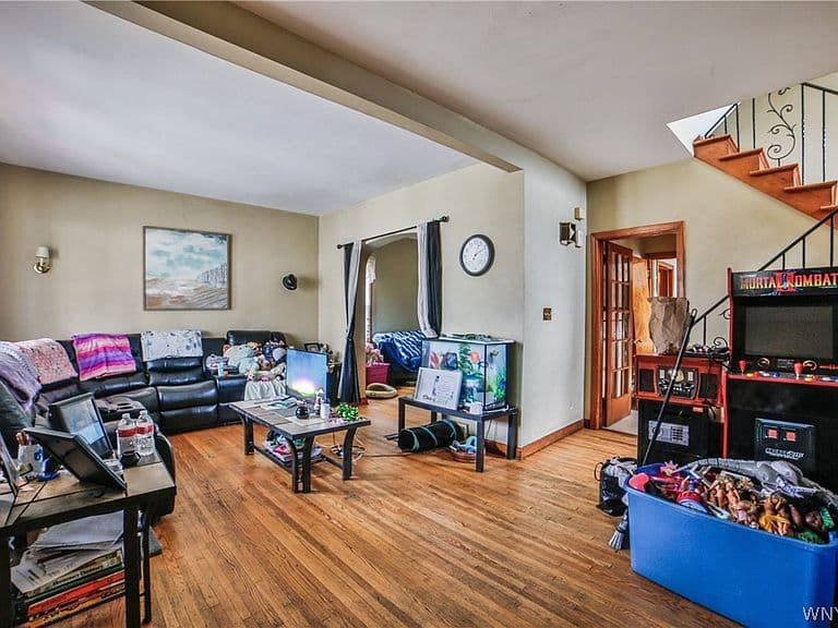 Listing photo 4