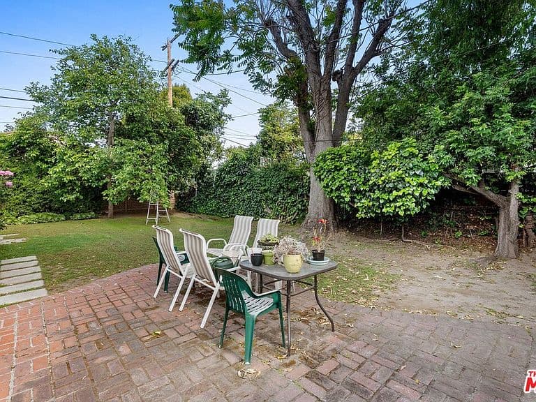 Listing photo 4