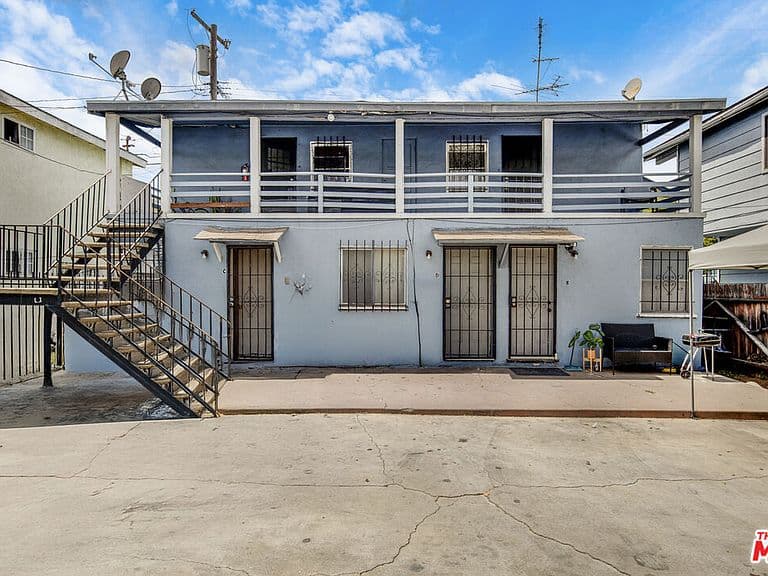 Listing photo 4