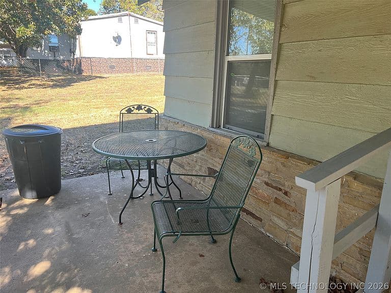 Listing photo 3