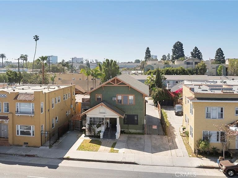 Listing photo 3
