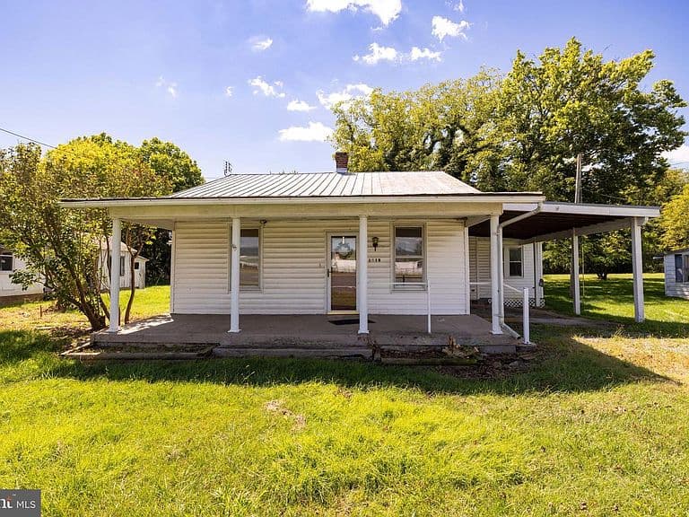 Listing photo 3