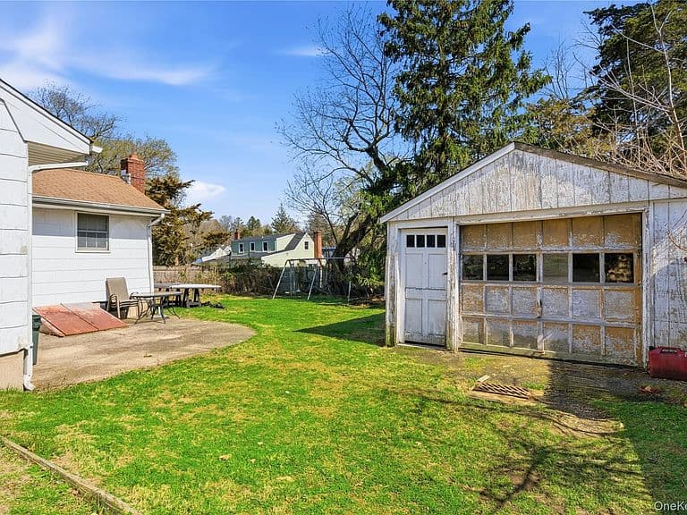 Listing photo 5