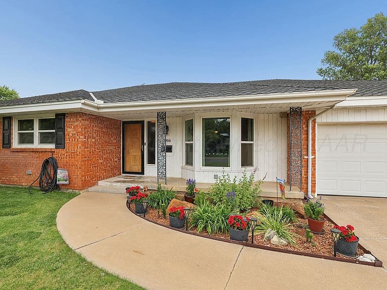 Listing photo 3