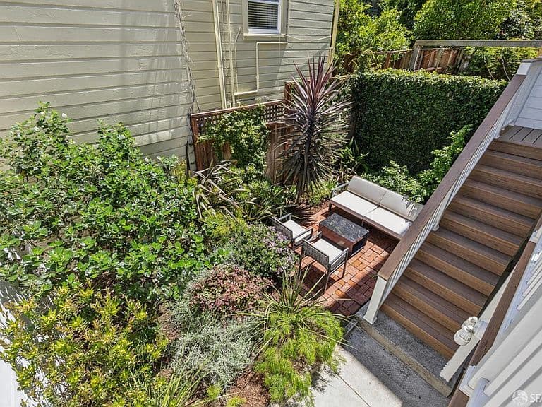 Listing photo 4