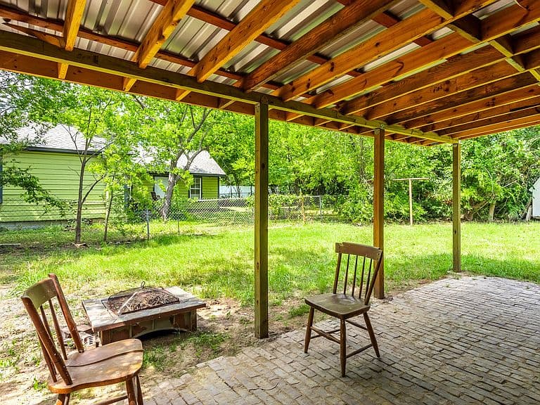 Listing photo 4
