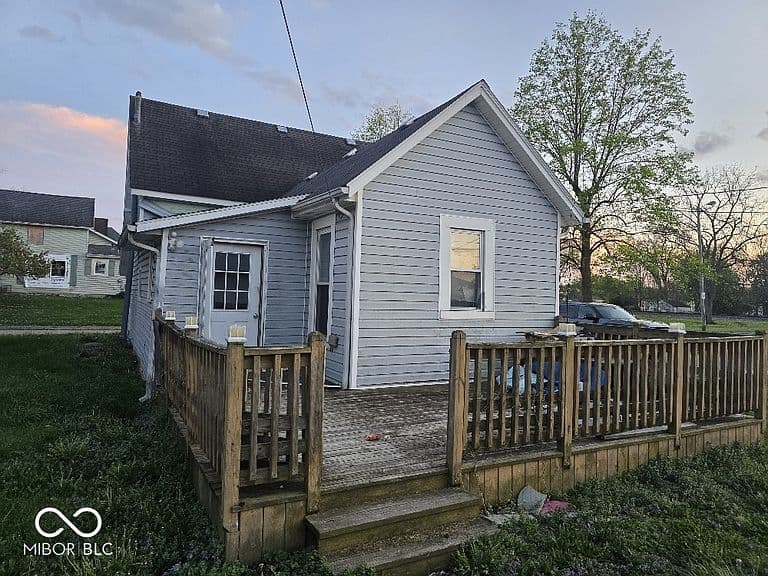 Listing photo 5