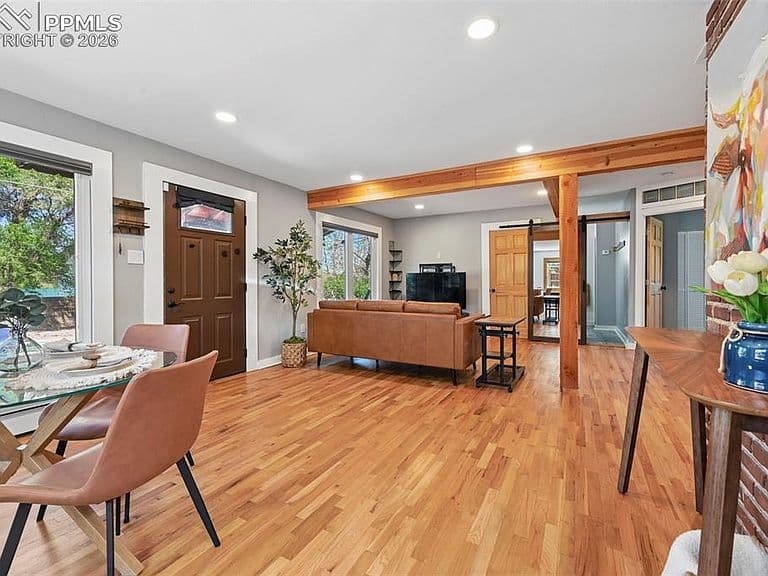 Listing photo 5