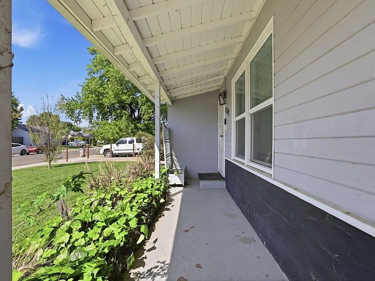 Listing photo 4