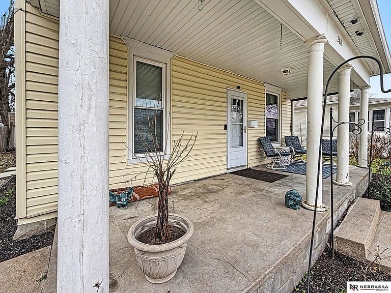 Listing photo 5