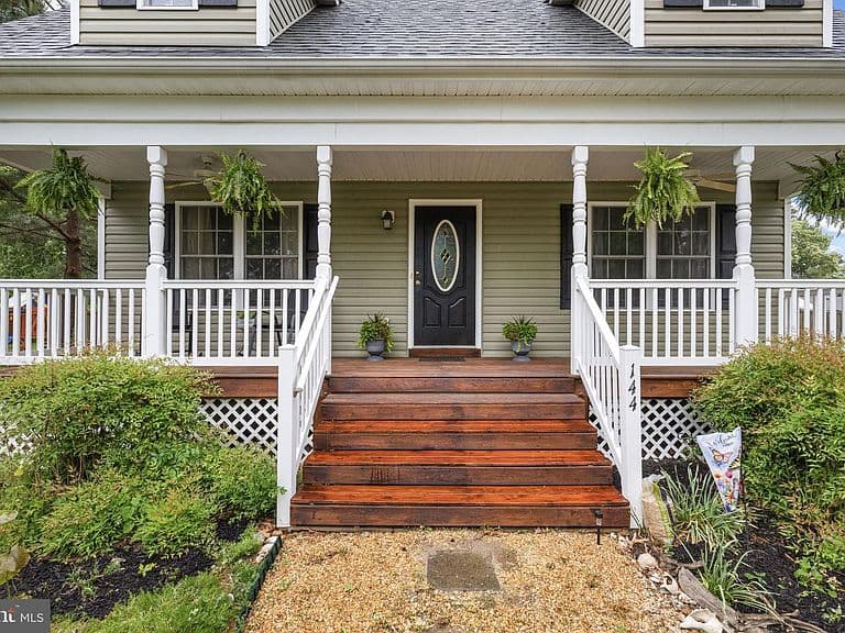Listing photo 2