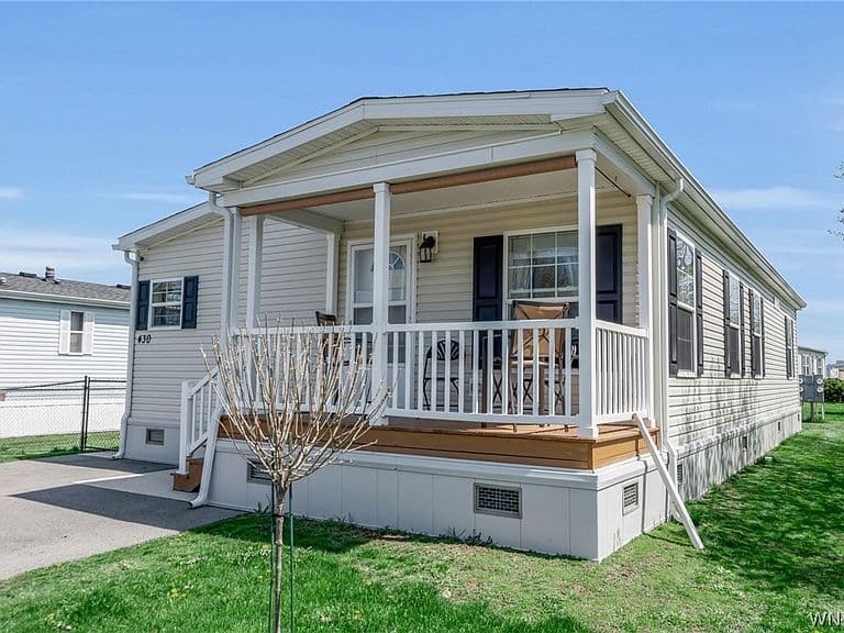 Listing photo 3