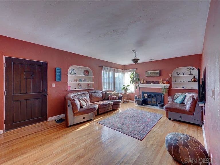 Listing photo 3