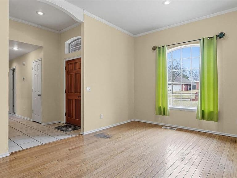 Listing photo 4