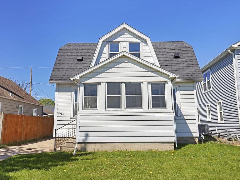 Listing photo 2