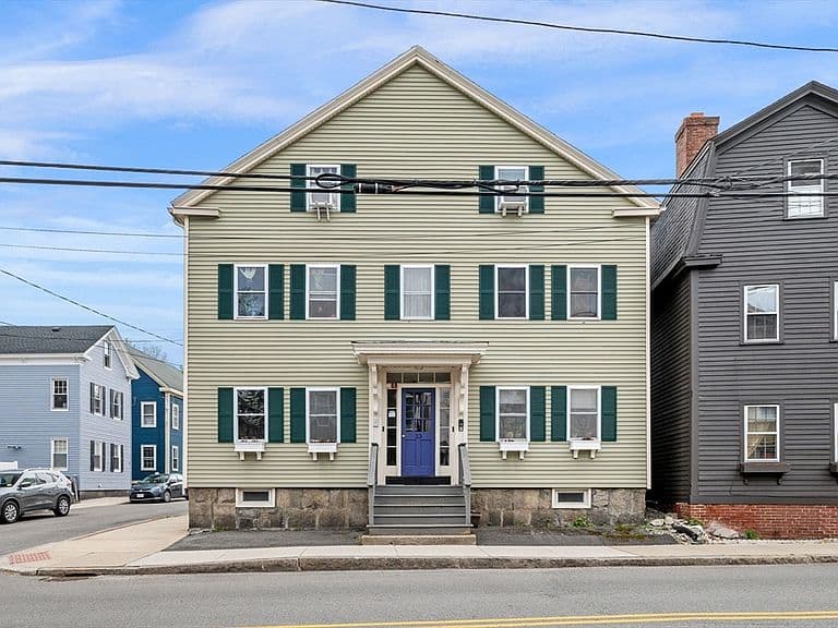 Listing photo 2