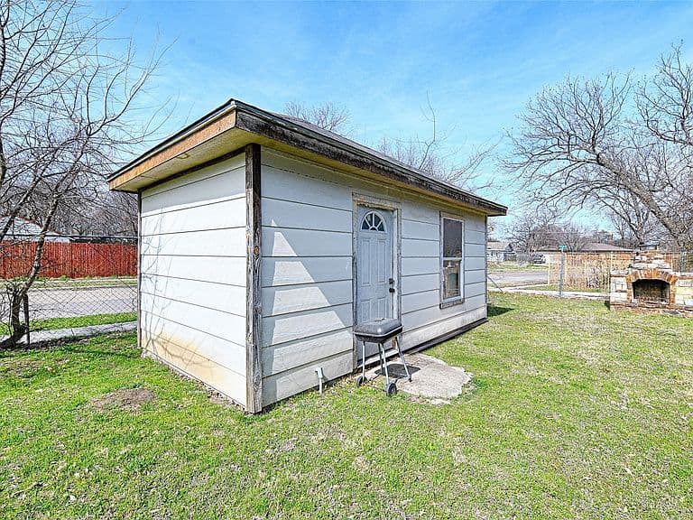Listing photo 5