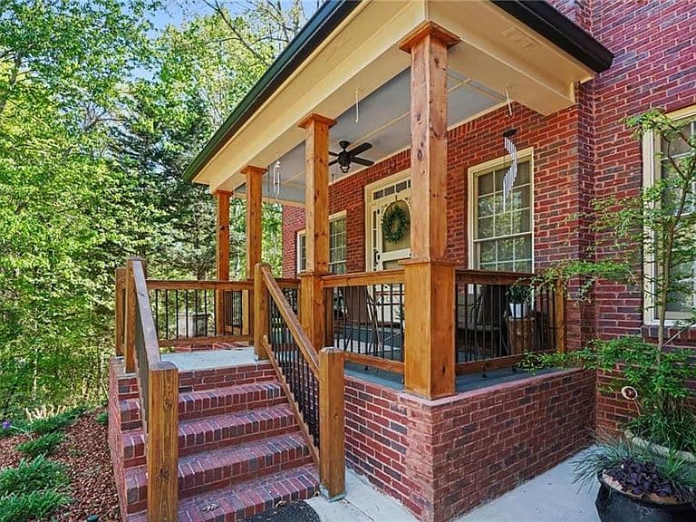 Listing photo 2