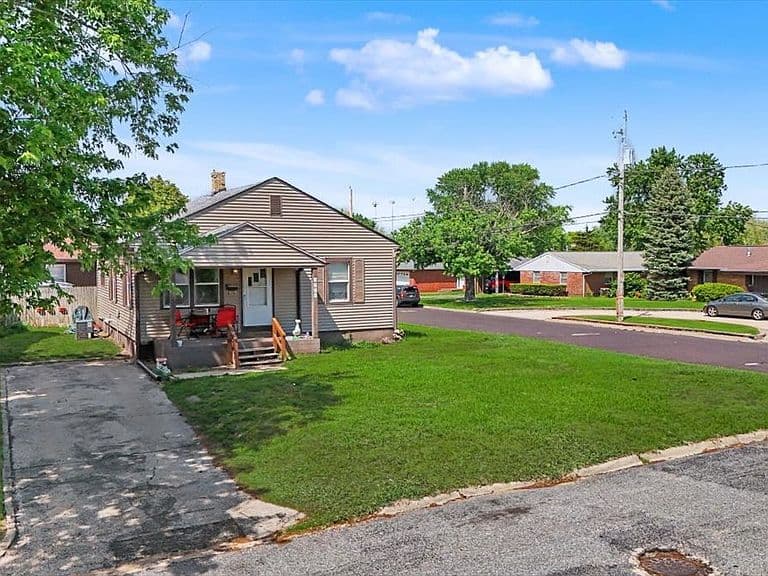 Listing photo 4