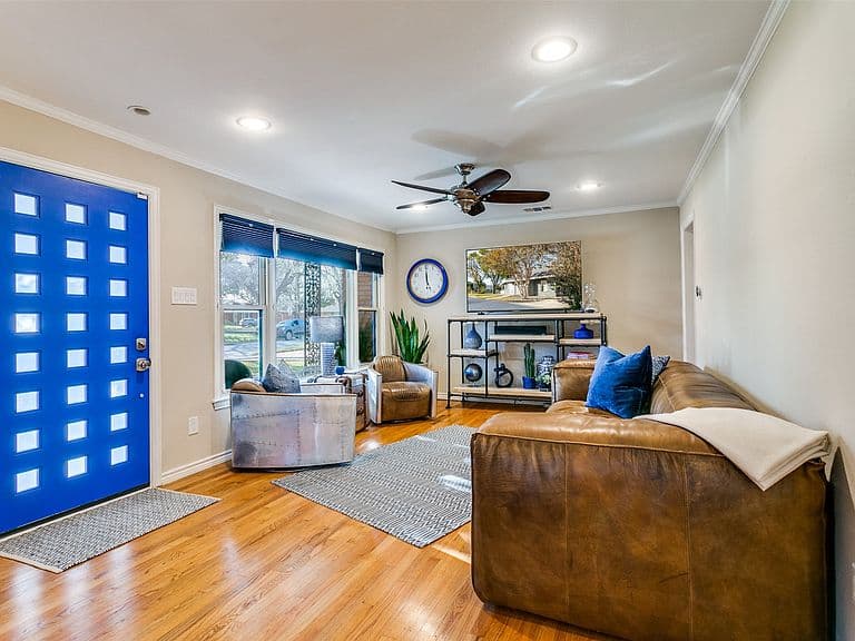 Listing photo 4