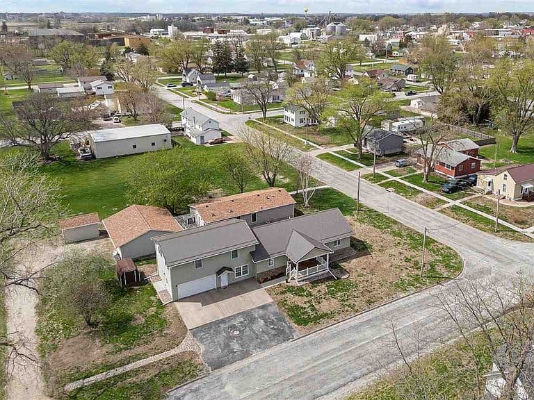 Listing photo 4