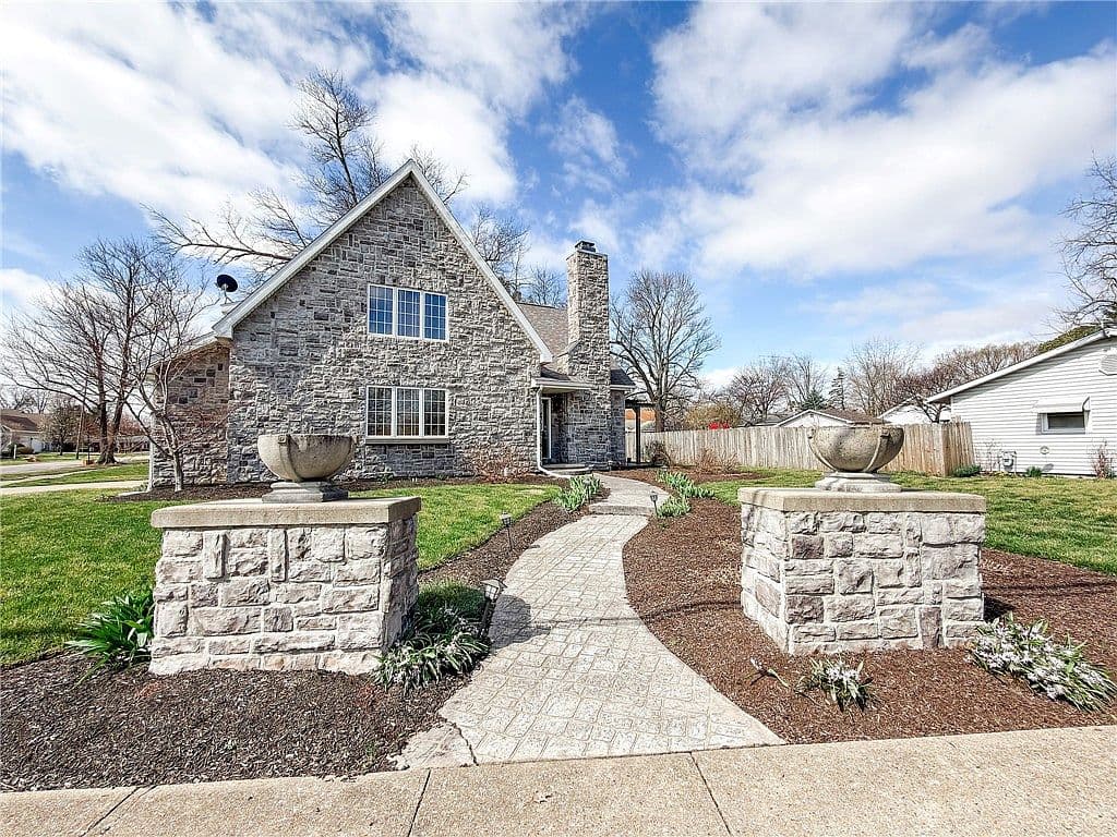 Primary listing photo