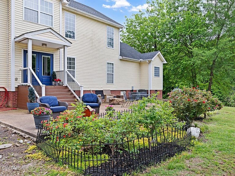 Listing photo 4