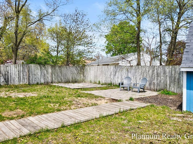 Listing photo 4