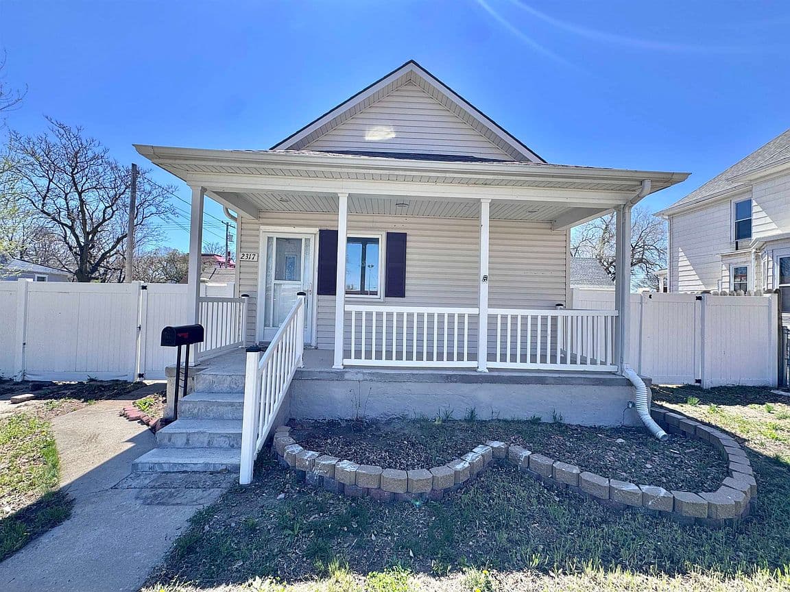 Primary listing photo