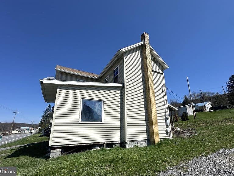 Listing photo 3
