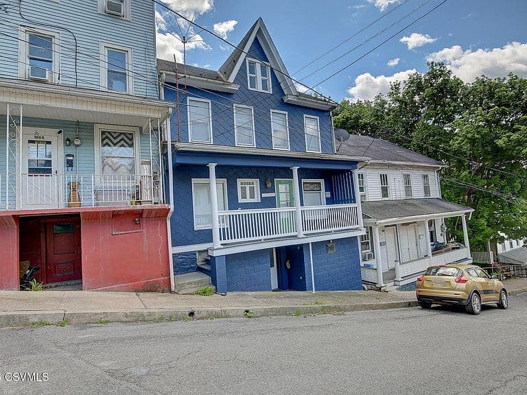 Listing photo 2