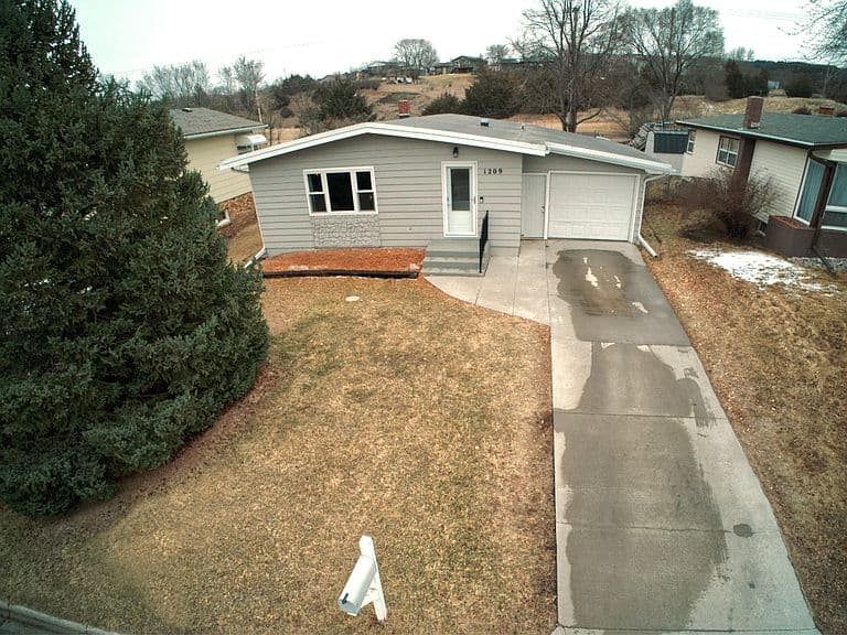 Listing photo 3