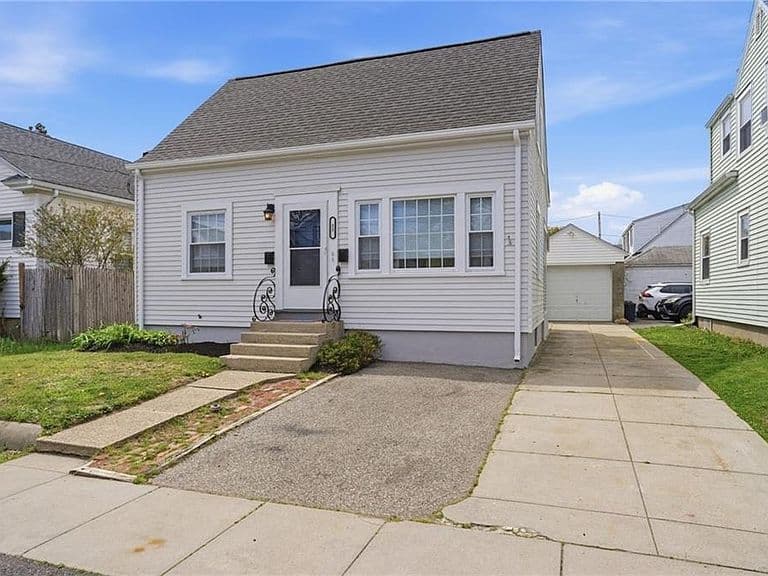 Listing photo 2