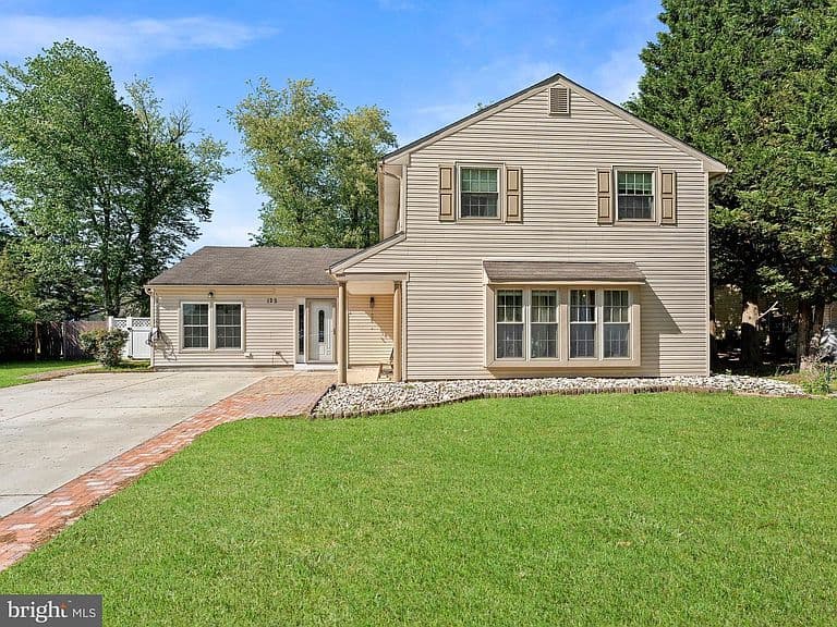 Listing photo 4