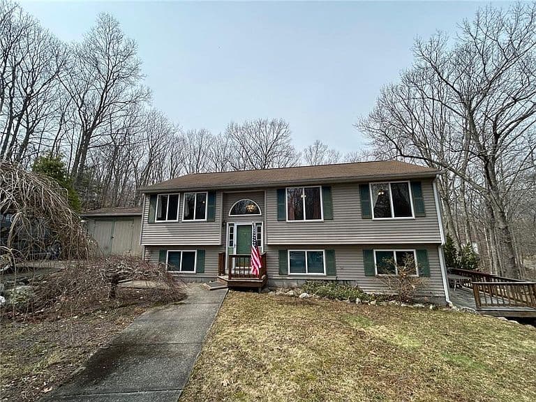 Listing photo 2