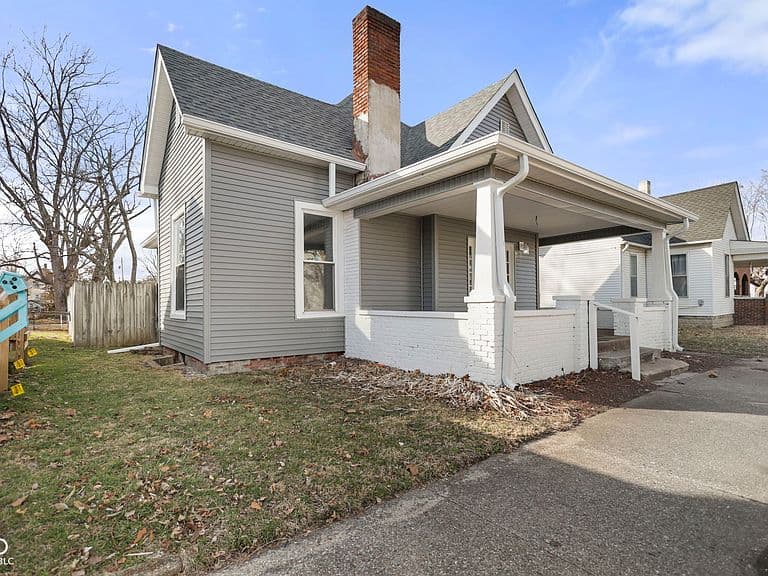 Listing photo 2