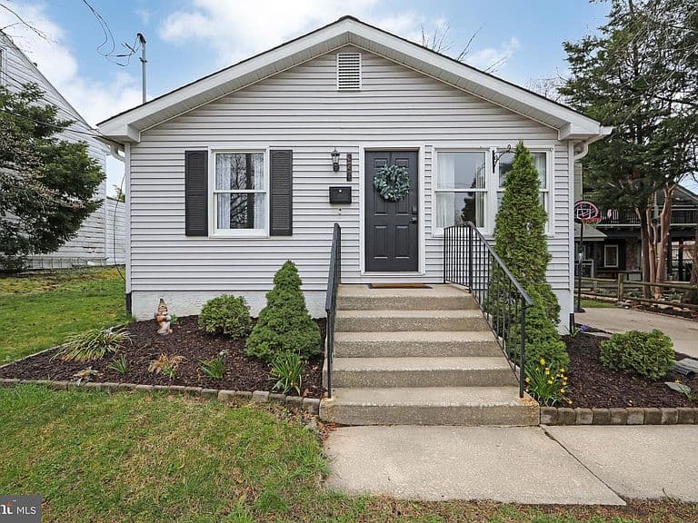 Listing photo 2