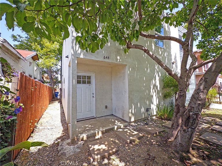 Listing photo 3