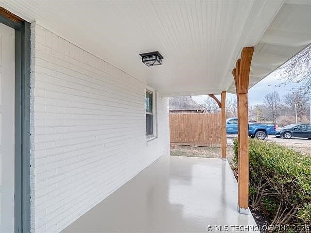 Listing photo 2