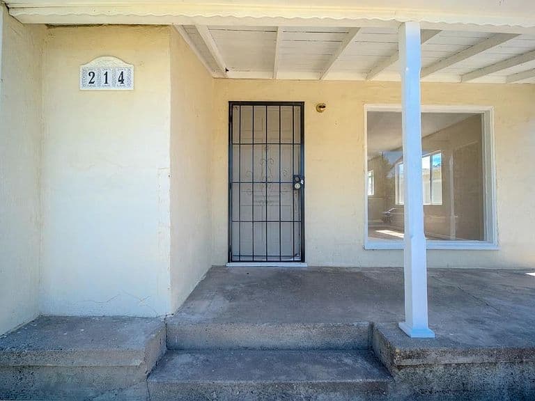 Listing photo 3