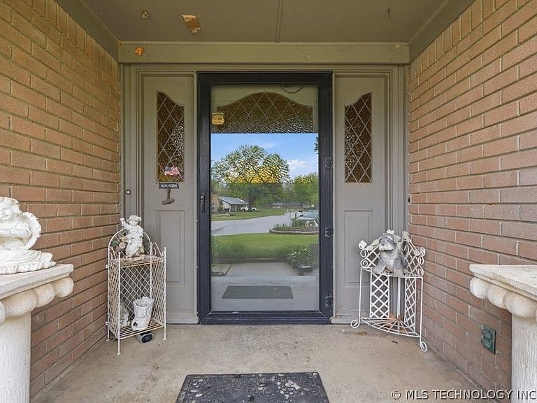 Listing photo 5