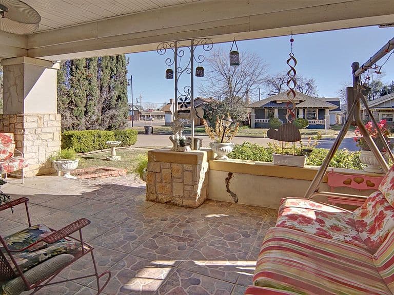 Listing photo 3