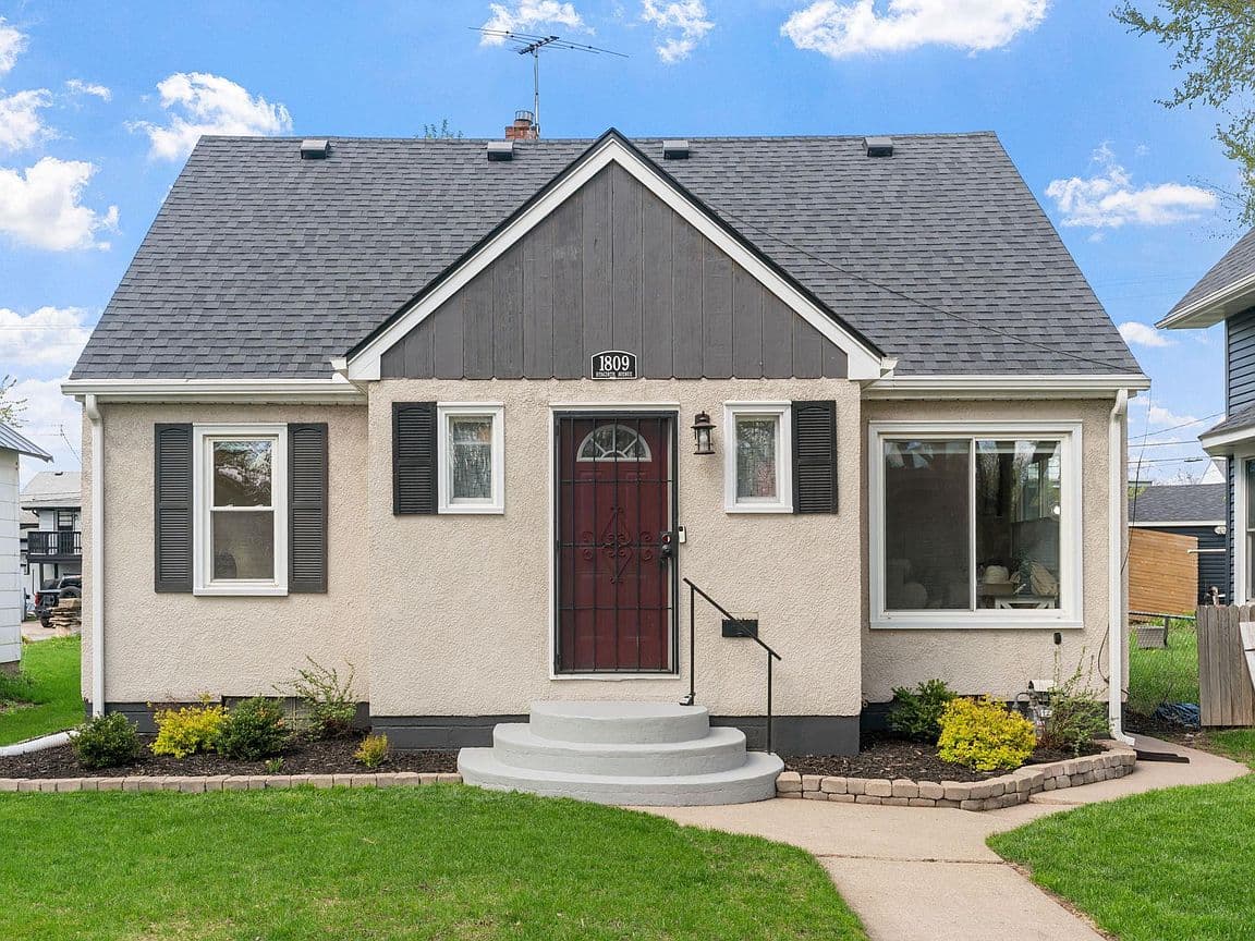 Primary listing photo