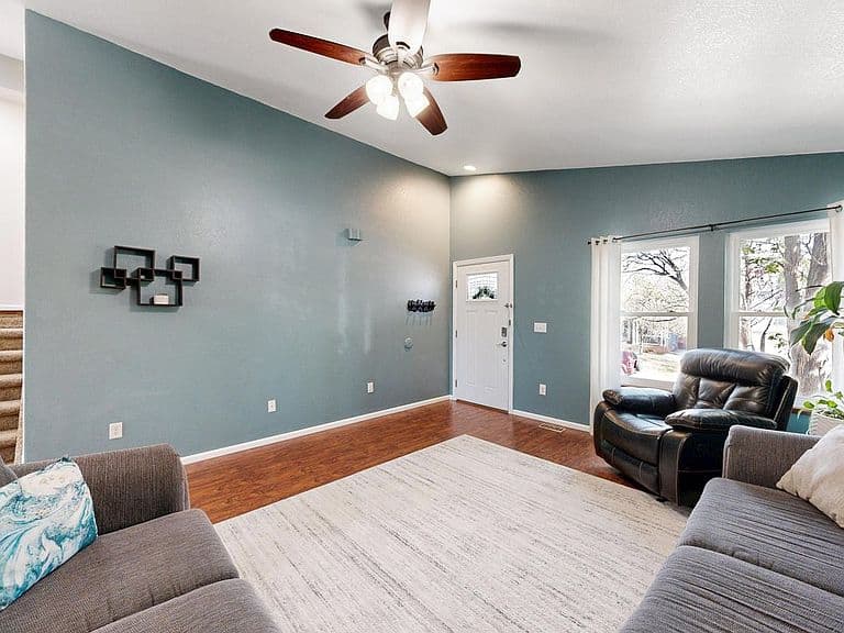 Listing photo 4