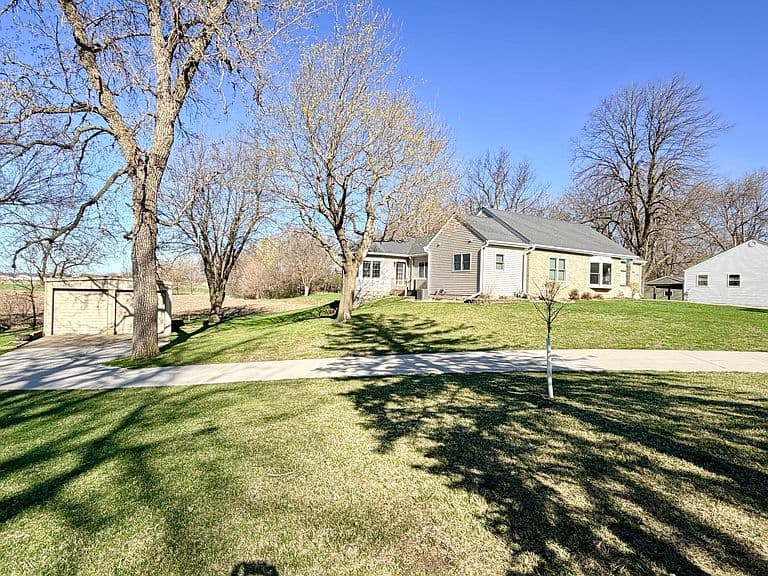 Listing photo 4