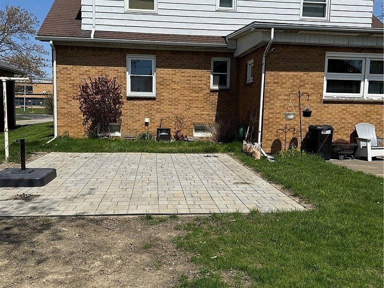 Listing photo 4