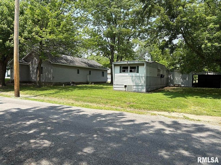 Listing photo 4