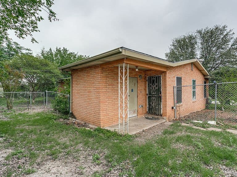 Listing photo 4