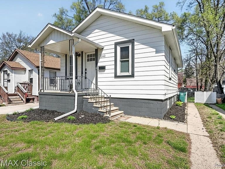 Listing photo 2