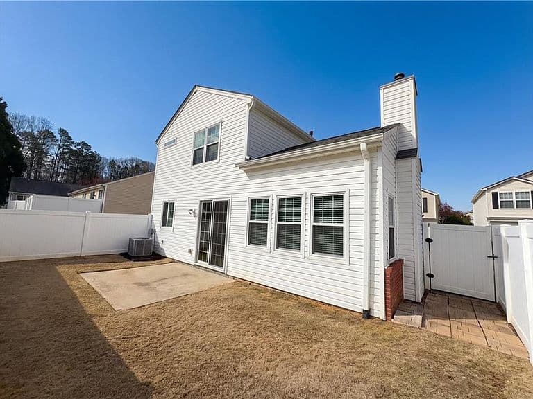 Listing photo 5